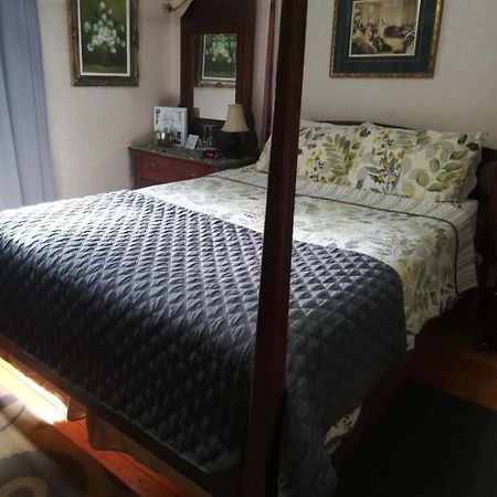Colonial Charm Inn Bed&Breakfast Charlottetown Exterior foto