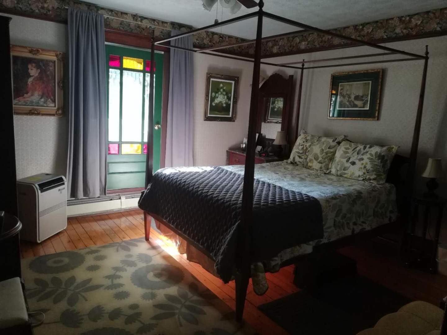 Colonial Charm Inn Bed&Breakfast Charlottetown Exterior foto