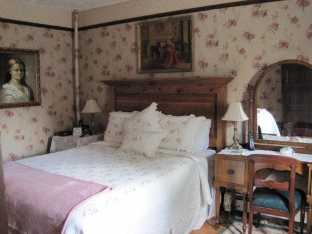 Colonial Charm Inn Bed&Breakfast Charlottetown Exterior foto
